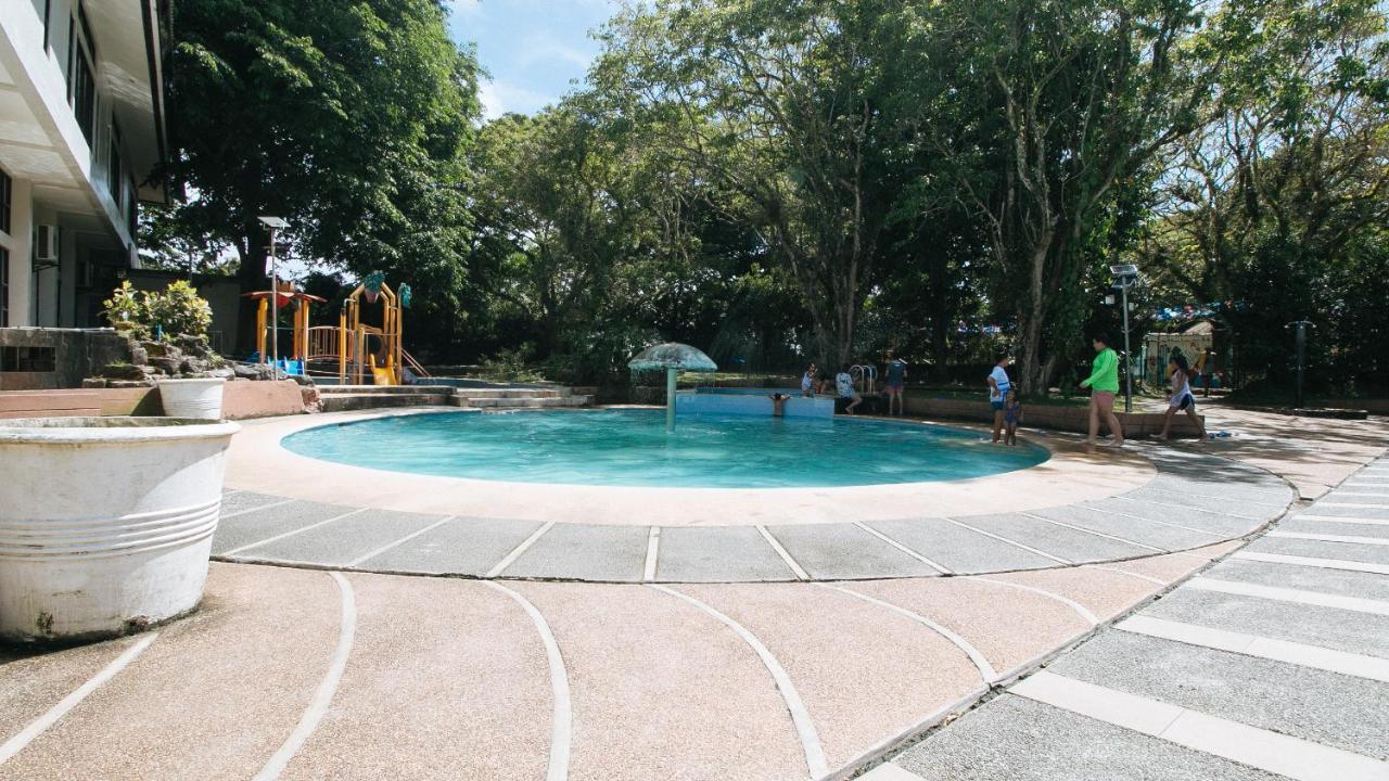 Reddoorz Premium @ Ouan'S The Farm Resort Lucena Ngoại thất bức ảnh