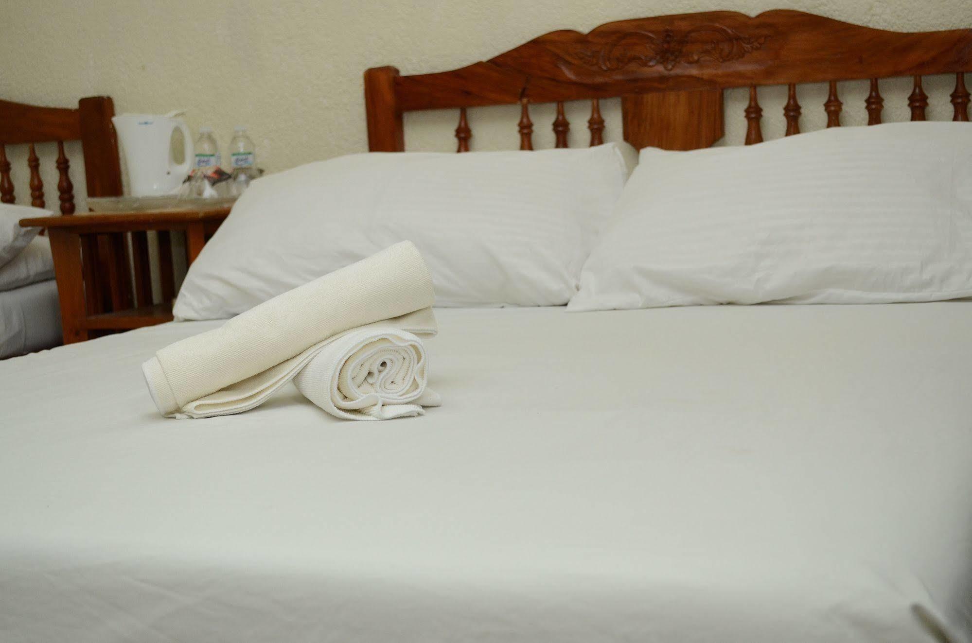 Reddoorz Premium @ Ouan'S The Farm Resort Lucena Ngoại thất bức ảnh