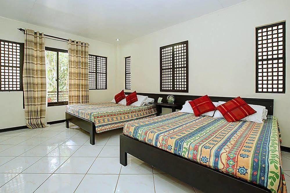 Reddoorz Premium @ Ouan'S The Farm Resort Lucena Ngoại thất bức ảnh