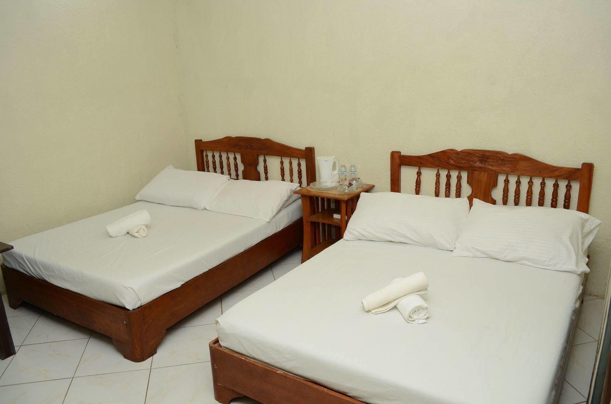 Reddoorz Premium @ Ouan'S The Farm Resort Lucena Ngoại thất bức ảnh
