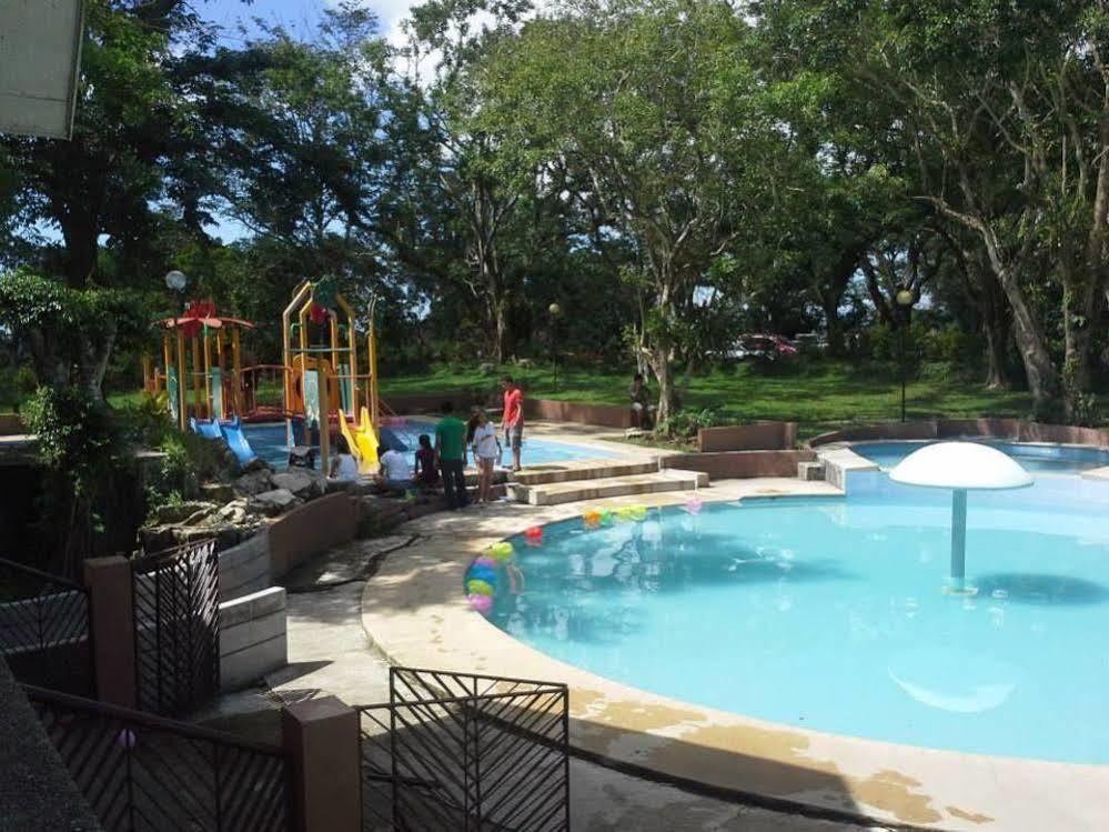 Reddoorz Premium @ Ouan'S The Farm Resort Lucena Ngoại thất bức ảnh